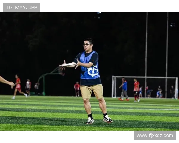 飞盘竞技的魅力：深入探讨成都飞盘队的反击战术与团队精神