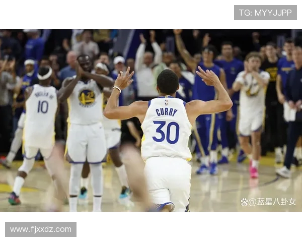 勇士与雷霆激战17号赛场争夺季后赛席位的关键对决 勇士与雷霆激战17号赛场争夺季后赛席位的关键对决